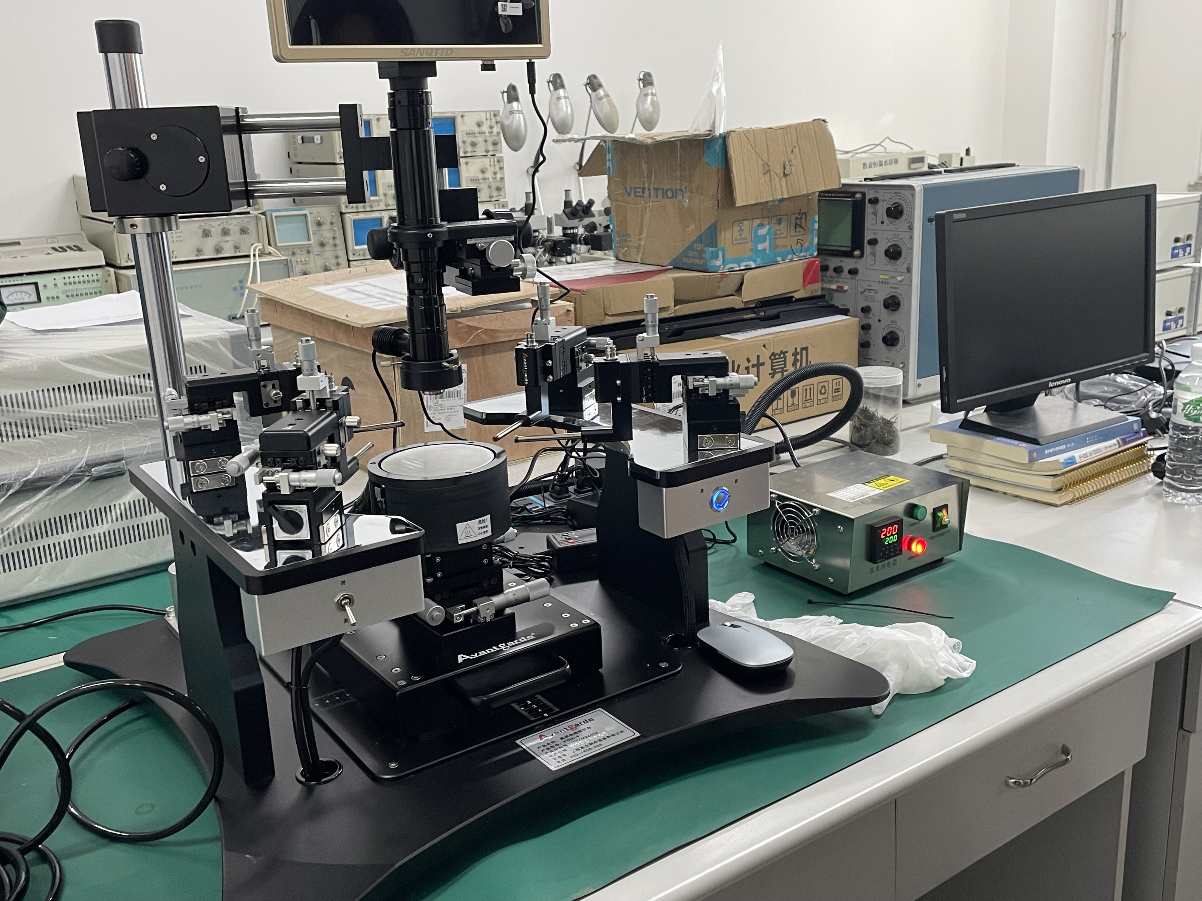 2024年10月甘肃某院校在上海皇冠博彩app购买的200度高温标准探针台PSM-4系列已交付完成