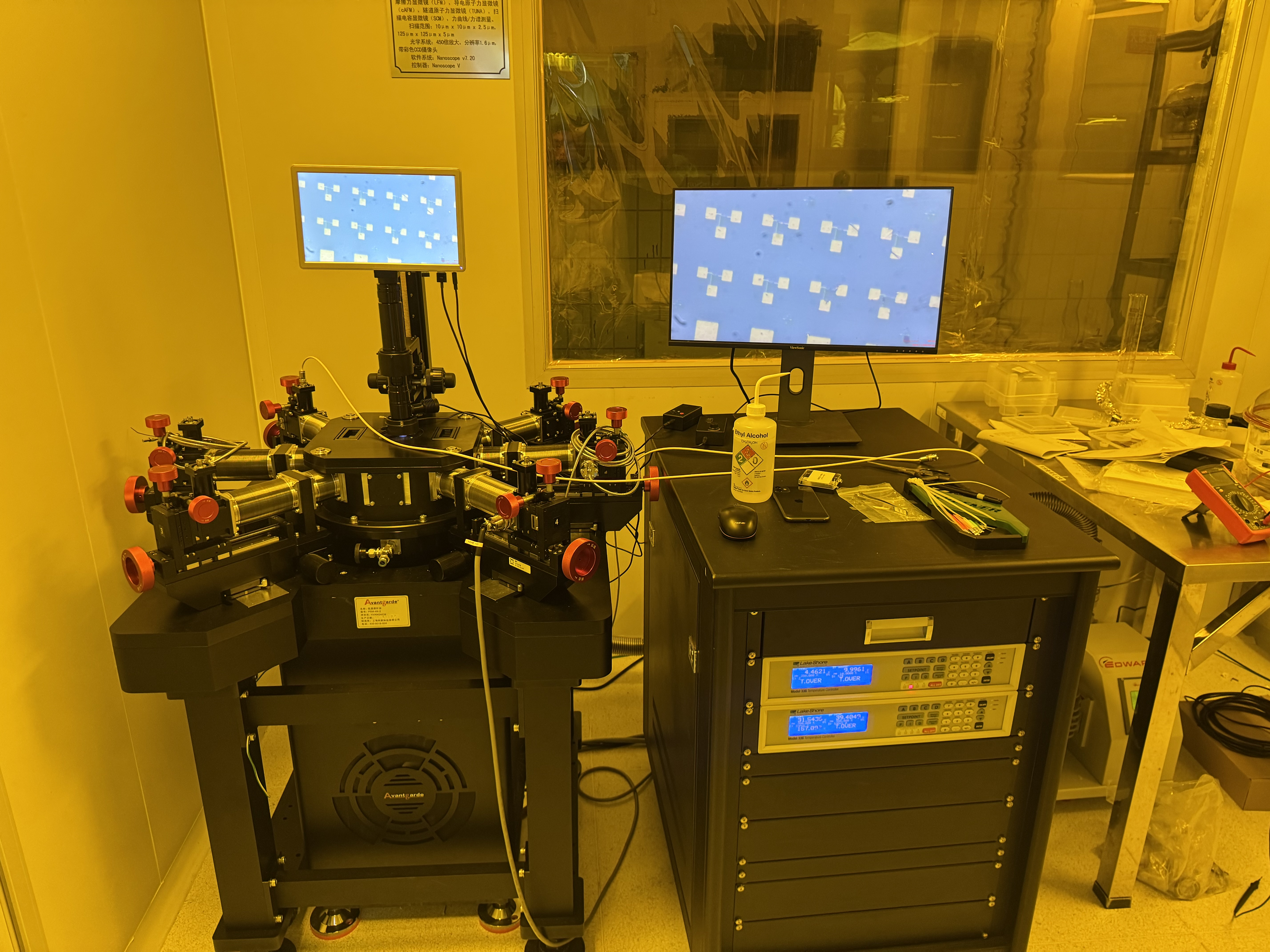 2024年12月在北京某高校在上海皇冠博彩app购买的4k闭循环低温探针台PSM-4K交付完成